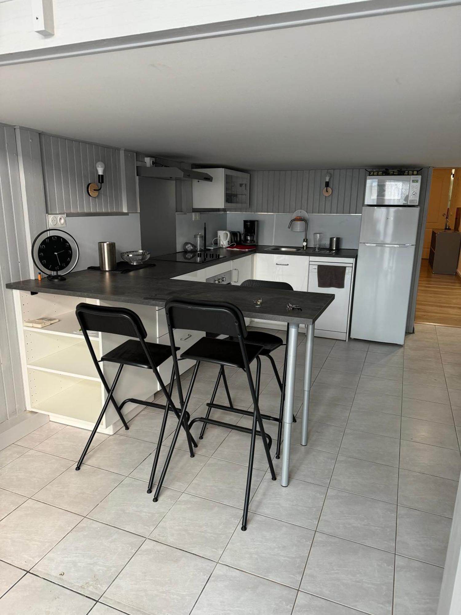 Au Pied Des Halles - 46m2 En Centre - 1 Et 1 Mezzanine - Confort * Sète